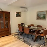 Huset Ved Fergekaien Pa Moskenes