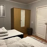 Huset Ved Fergekaien Pa *