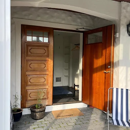 Huset Ved Fergekaien På *