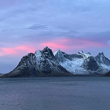 Huset Ved Fergekaien Pa *